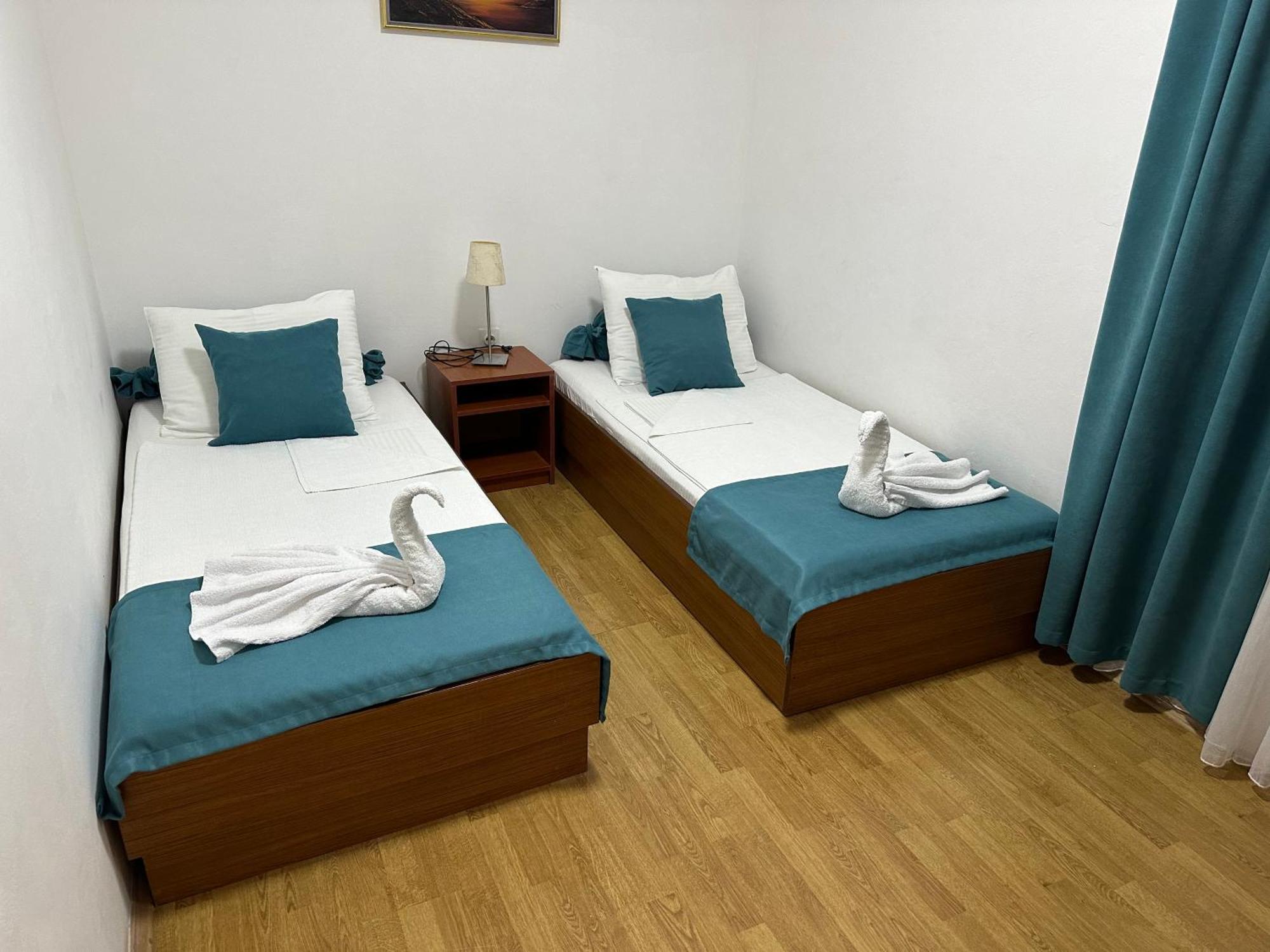 Apartments Kovinic Tivat Eksteriør bilde