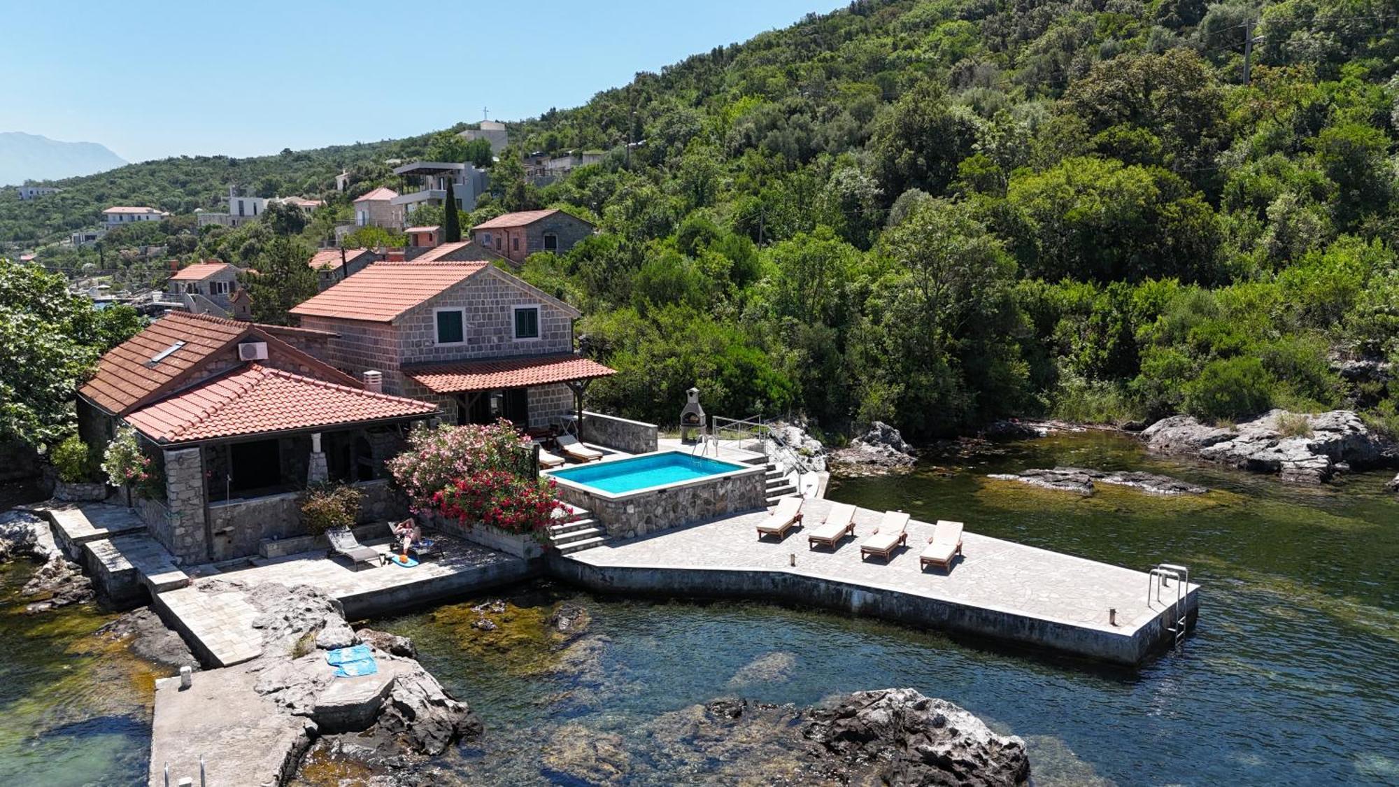 Apartments Kovinic Tivat Eksteriør bilde